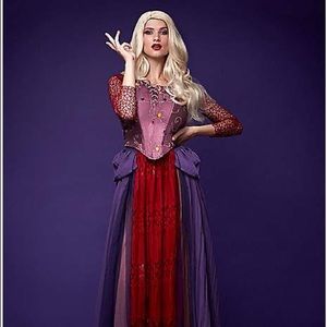 Deluxe Spirit Halloween Sarah Sanderson Costume